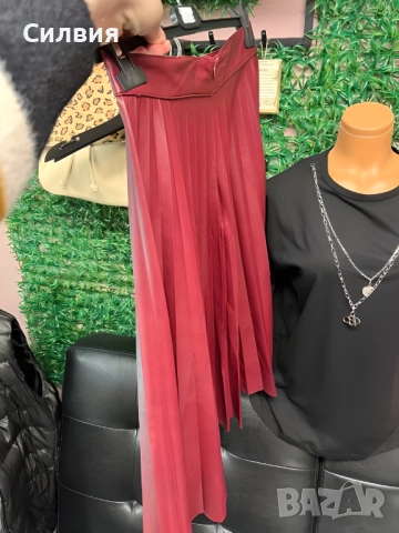 Нова червена кожена плисирана пола с етикет солей "Bebe Plus" М размер, снимка 9 - Поли - 52409865