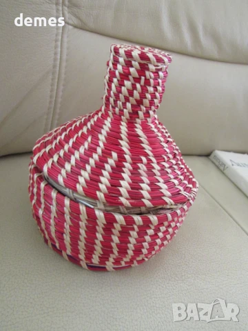 Ръчно плетена декоративна кошничка с капак от рафия, Етиопия, снимка 5 - Декорация за дома - 51077019