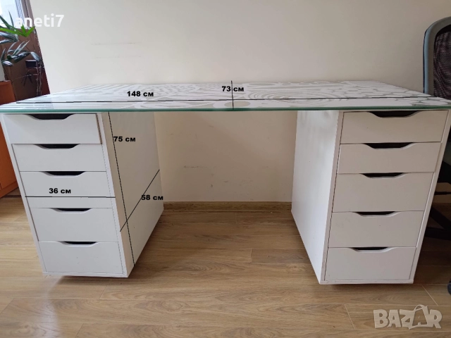 Бяла секция със стъклена врати 80см/30см/200см, от ИКЕА, 2 бр. В отлично състояние, снимка 4 - Секции и витрини - 52605381