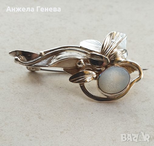 Сребърна авторска брошка със седеф
