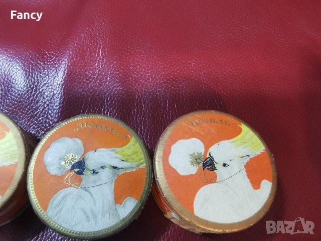 Пудра за лице Идеалъ Рашелъ , снимка 3 - Антикварни и старинни предмети - 44082259