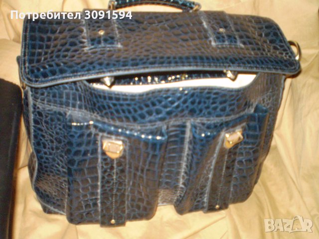 Дамска чанта CHARLES & KEITH , снимка 1