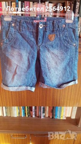 Продавам дамски къси дънкови панталони , снимка 1 - Дънки - 27968218