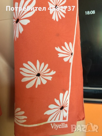 Копринен шал с флорален десен, снимка 3 - Шалове - 51759080