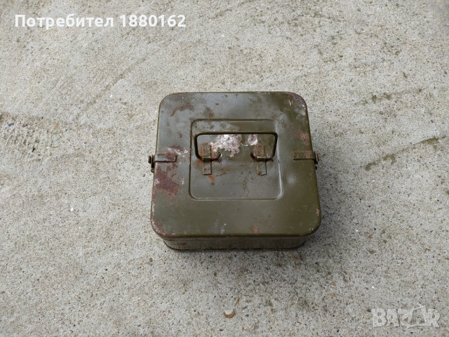 Стара военна метална кутия , снимка 4 - Антикварни и старинни предмети - 52433267