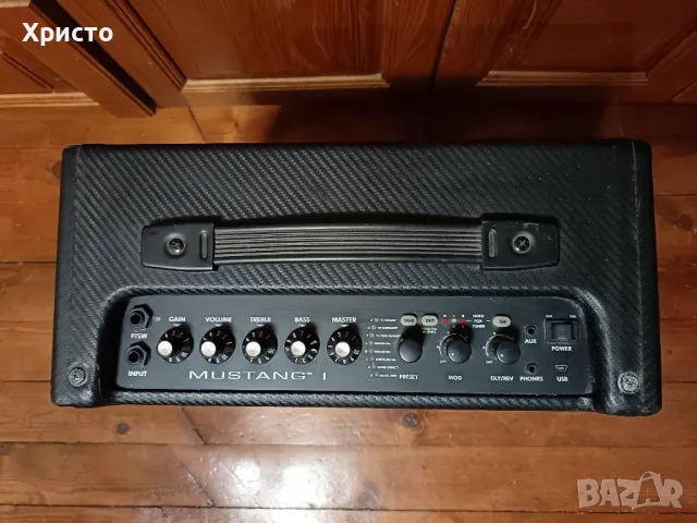 Китарно кубе уредба Fender Mustang 1, снимка 3 - Китари - 50368697