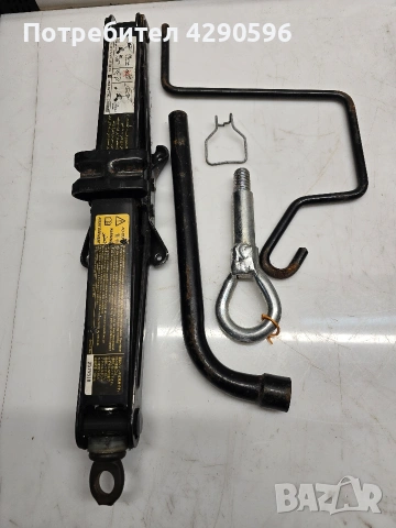 Авариен комплект - крик , ключ , кука за Opel Astra , Zafira , Meriva , Corsa / Опел 