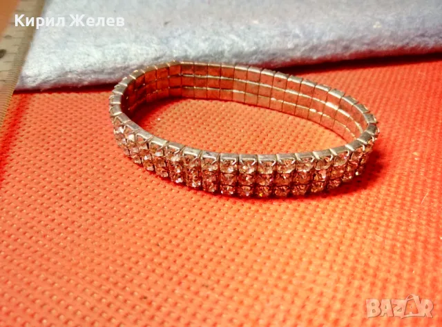 ПОСРЕБРЕНА РАЗТЕГЛИВА ВИНТИДЖ ГРИВНА с ФАСЕТИРАНИ ИСКРЯЩИ КРИСТАЛИ 47446, снимка 7 - Гривни - 47336434