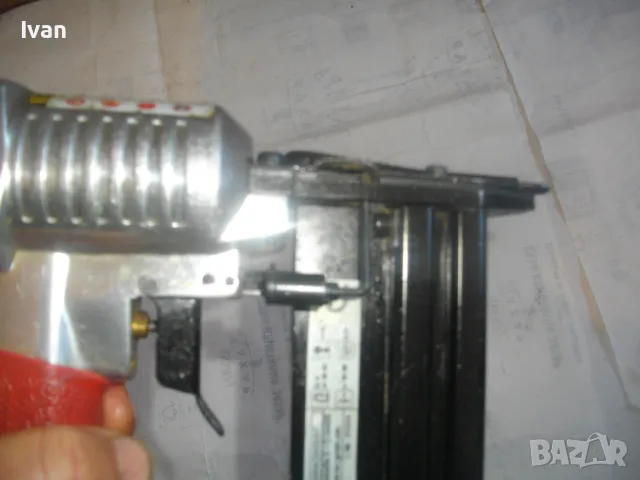 ГОЛЯМ КОМБИНИРАН ПНЕВМАТИЧЕН ТАКЕР EINHELL 25-1 НЕМСКИ ОРИГИНАЛЕН СКОБИ 10-40мм/ПИРОНИ 10-50мм , снимка 18 - Други инструменти - 48414007