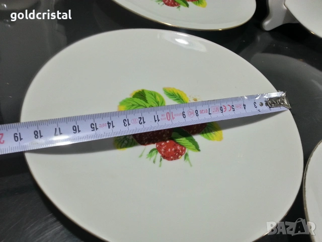 Стар български порцелан чинии с ягоди, снимка 3 - Антикварни и старинни предмети - 53238275