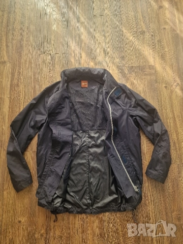 Страхотно мъжко яке ветровка HUGO BOSS размер XL, снимка 6 - Якета - 52270689