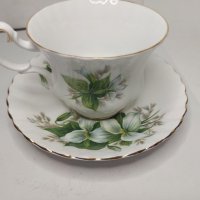 Двоен сет за чай от английски костен порцелан Royal Albert - Trilium, снимка 8 - Чаши - 43055362