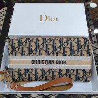 ✨Christian Dior различни цветове уникални дамски портмонета с кутия✨, снимка 16 - Портфейли, портмонета - 43420549