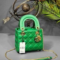 Дамска чанта Dior Реплика ААА+, снимка 1 - Чанти - 43907454