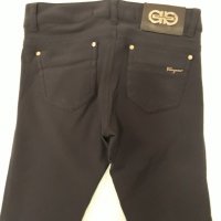 Марков тъмно син панталон SALVATORE FERRAGAMO , дълъг панталон , по крака , скъпа материя, снимка 12 - Панталони - 37450415