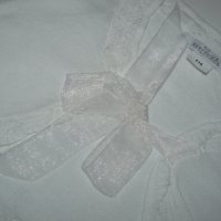 116см Wojcik бяла жилетка, с панделка, тип ръкави – 116см, снимка 3 - Детски пуловери и жилетки - 26645431