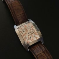 Ултра ефектен кварцов часовник Guess, щраусова кожа, снимка 1 - Мъжки - 40413054