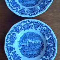 Две  красиви порцеланови чинии , снимка 1 - Чинии - 44001825