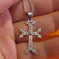 сребърно кръстче, арменски сребърен кръст с надписи на гърба  - за защита от зли сили, снимка 1 - Колиета, медальони, синджири - 37536997