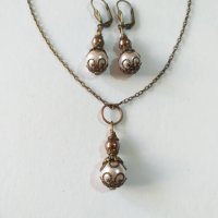 Красив Викториански Перлен комплект с розови и кафяви кристални перли и бронзови орнаменти , снимка 6 - Бижутерийни комплекти - 40709384