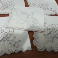 Текстилни салфетки за маса бродерия, снимка 4 - Аксесоари за кухня - 35031718