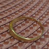 Нежен златен пръстен , снимка 3 - Пръстени - 38996639