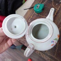 Порцеланов чайник , снимка 3 - Антикварни и старинни предмети - 38535739