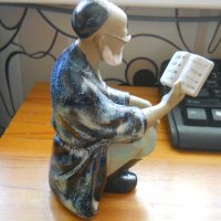 старинна порцеланова статуетка - учен (Китай), снимка 2 - Колекции - 40001544