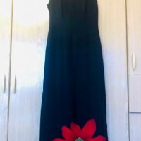  Дълга черна рокля с червено цвете, снимка 3 - Рокли - 27587512