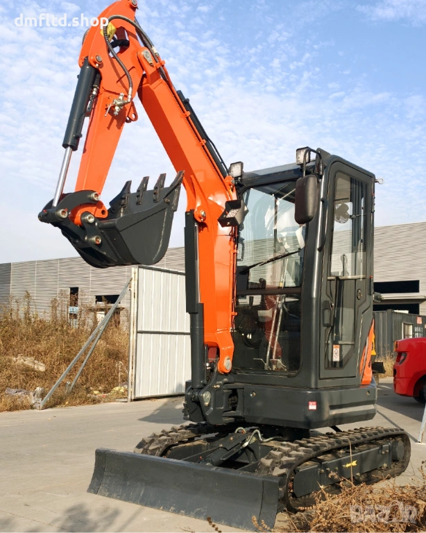 Багер Kubota DT15- с кабина, снимка 1