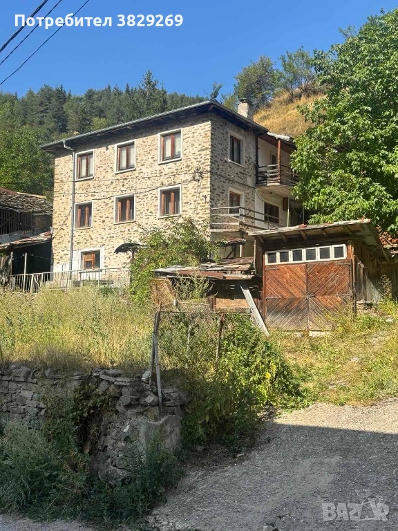 Триетажна каменна къща в село Богутево общ.Чепеларе , снимка 1