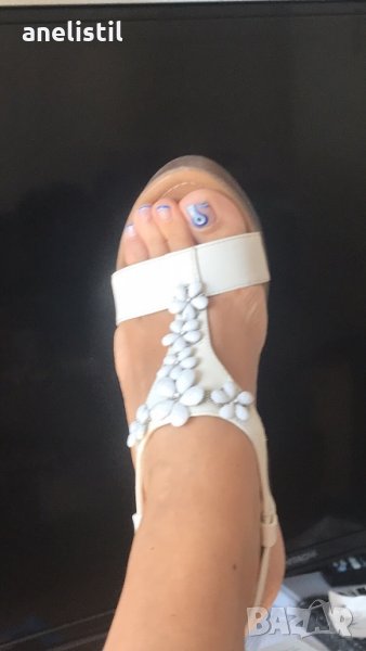 Удобни бели сандали , снимка 1