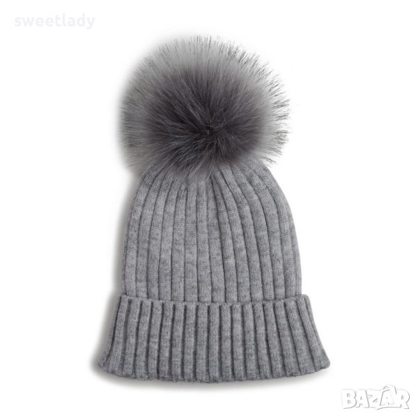 Дамска Зимна Шапка в сиво с помпон, снимка 1