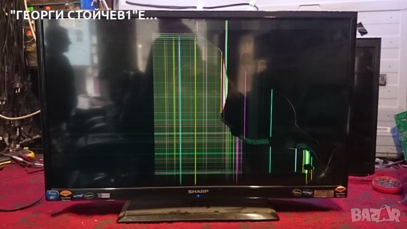 SHARP 32INCHN СЪС СЧУПЕНА МАТРИЦА, снимка 1