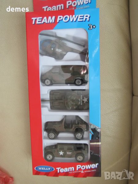 Комплект 5 броя военни автомобили - детска играчка, снимка 1