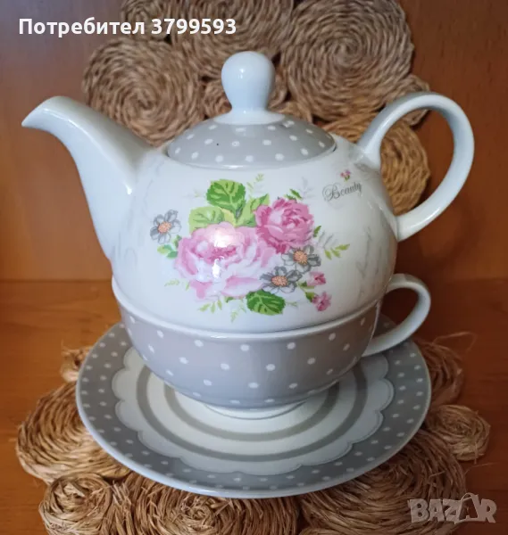 Порцеланов чайник с чаша, снимка 1