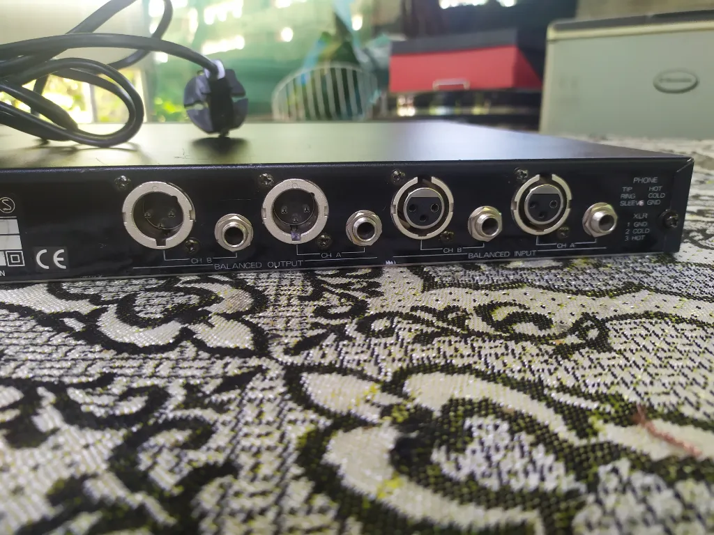 ROLAND SN-550 Noise Eliminator в Китари в гр. Асеновград