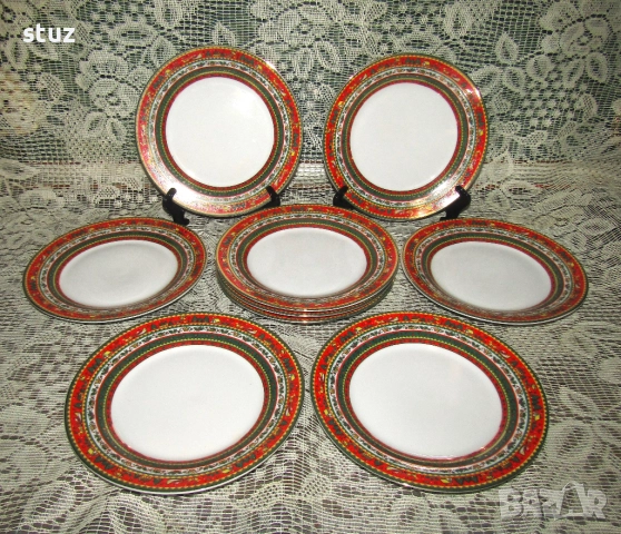 Порцеланови десертни чинии с коледни мотиви, нови