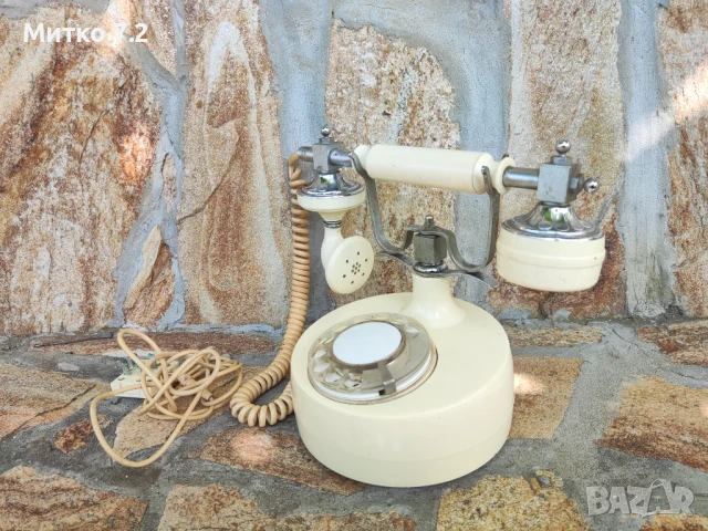 Стар Ретро телефон, снимка 3 - Антикварни и старинни предмети - 50804153