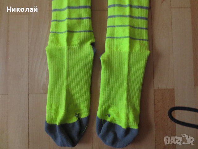 2XU Striped Run Compression Socks, снимка 4 - Мъжки чорапи - 43204449