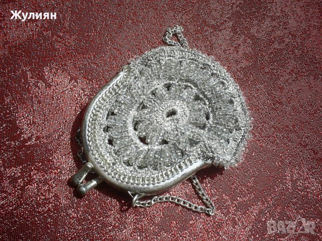 СТАРА ЧАНТИЧКА СЪС СЪРМА И МАНИСТА, снимка 1