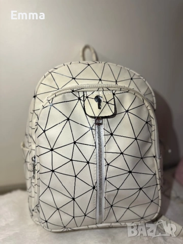 Бяла кокетна раница