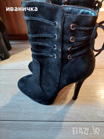 Продавам дамски боти и обувки