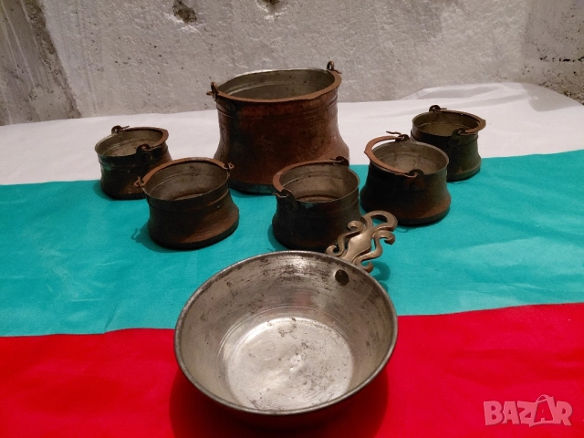 Стара медна посуда.