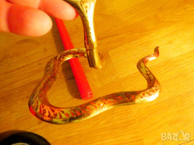 Старинен бронзов  свещник с змия - кобра - 18 см. - Красива изработка която на живо просто спира дъх, снимка 6 - Антикварни и старинни предмети - 40052114