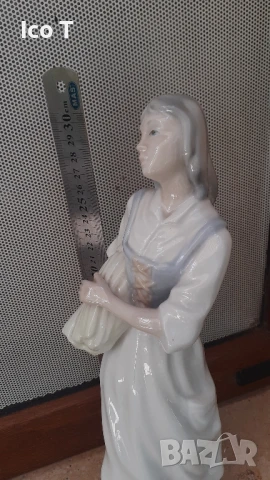 стара порцеланова фигура , снимка 2 - Антикварни и старинни предмети - 50903658