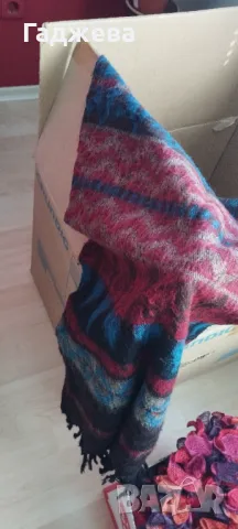 за дамите - шалове, терлици, плетени дрешки, шапки, снимка 7 - Други - 47648864