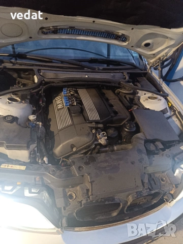 BMW 330 XI 4x4 2003 – 231 к.с., Газ/Бензин, Ръчна – Изключително състояние, снимка 13 - Автомобили и джипове - 53457195