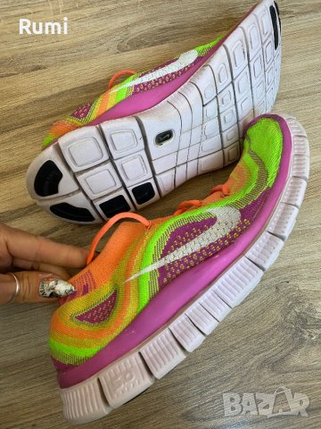 Оригинални цветни маратонки Nike Wmns Flyknit+! 40,5 н, снимка 10 - Маратонки - 43910547