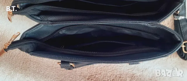 Продавам - Нова, дамска, черна кожена чанта., снимка 8 - Чанти - 48377203